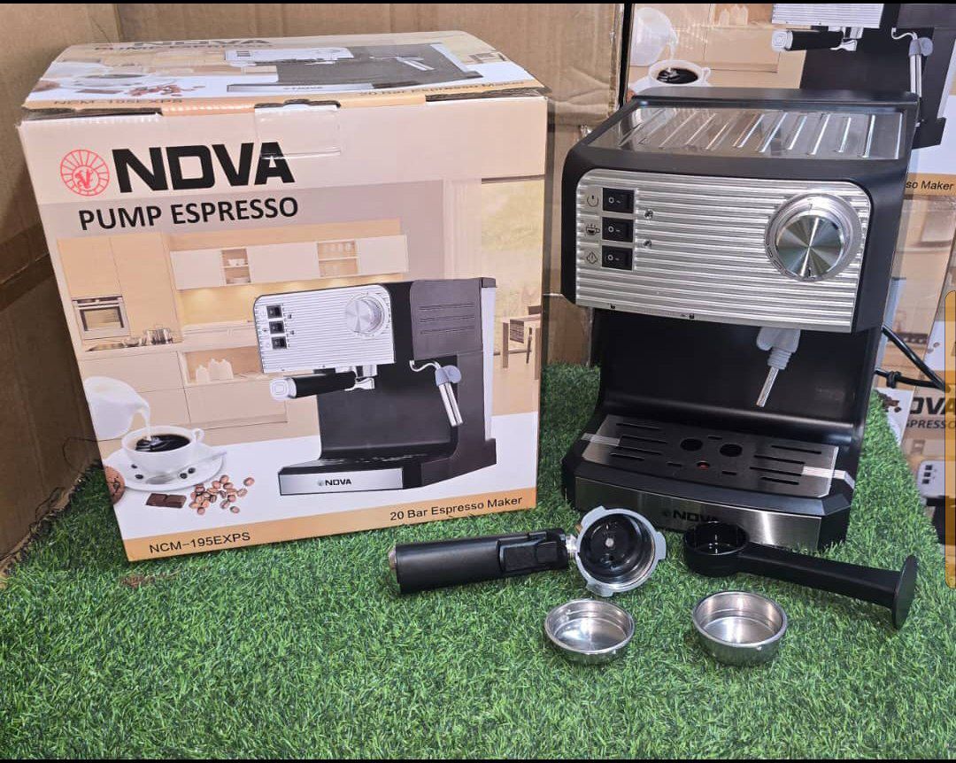 اسپرسوساز NDVA 195 یه انتخاب شیک برای عاشقای قهوه  فشار بخار حرفه‌ای 20BAR  مناسب اسپرسو، کاپوچینو و لاته  طراحی مدرن و لاکچری  نازل بخار قوی برای فوم شیر حرفه‌ای   کیفیت عالی و عملکرد فوق‌العاده   مناسب خونه، کافه و محل کار   اگه دوست داری هرروز قهوه کافی‌شاپی تو خونه داشته باشی، این مدل دقیقاً همونه  هم ظاهرش دلبره، هم قهوه‌ای که میده  قهوه‌خورای واقعی میفهمن این دستگاه یعنی چی